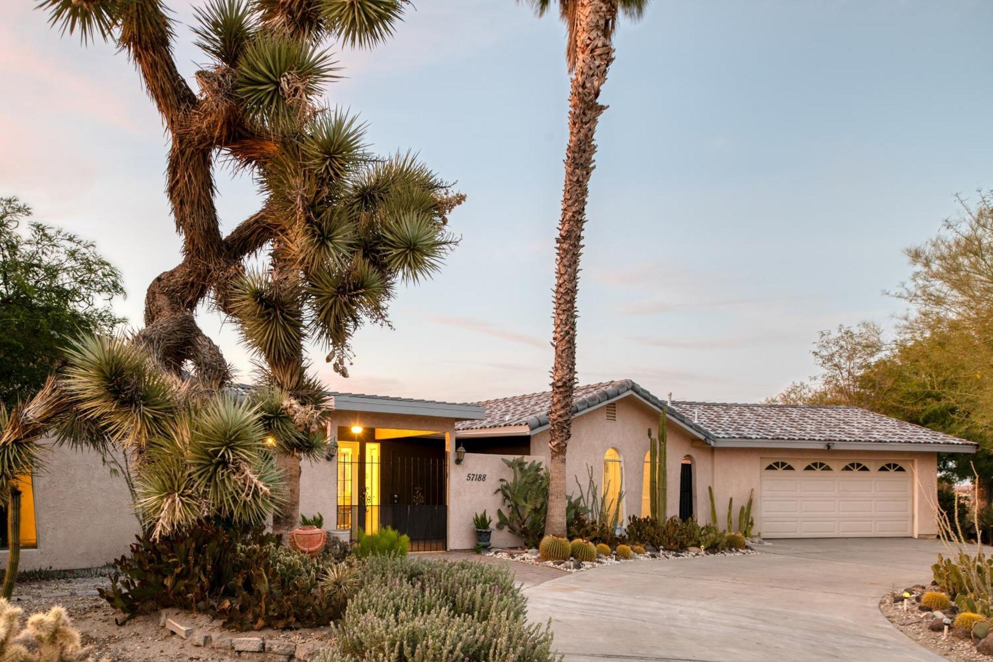 Archie By Avantstay Desert Retreat W Courtyard Edge Of Joshua Tree Yucca Valley Exterior photo